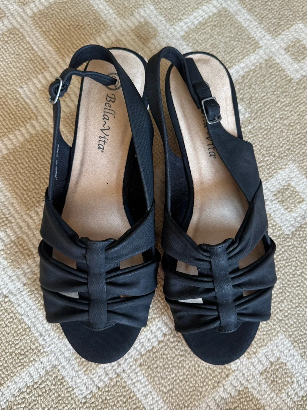 Bella Vita Cheerful Espadrille Wedge Sandals Black Linen Print Size 9.5 W